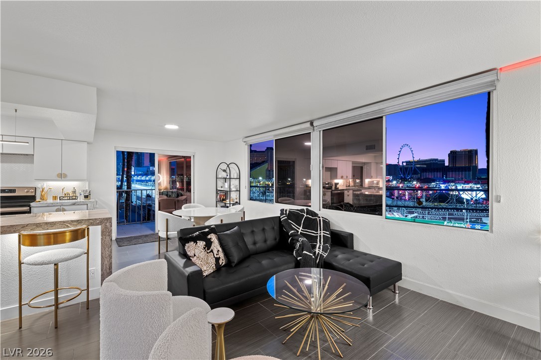 Photo 36 of 45, 205 E Harmon Avenue #406