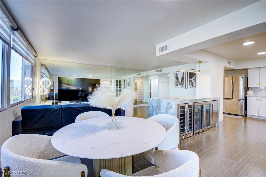 Photo 10 of 45, 205 E Harmon Avenue #406