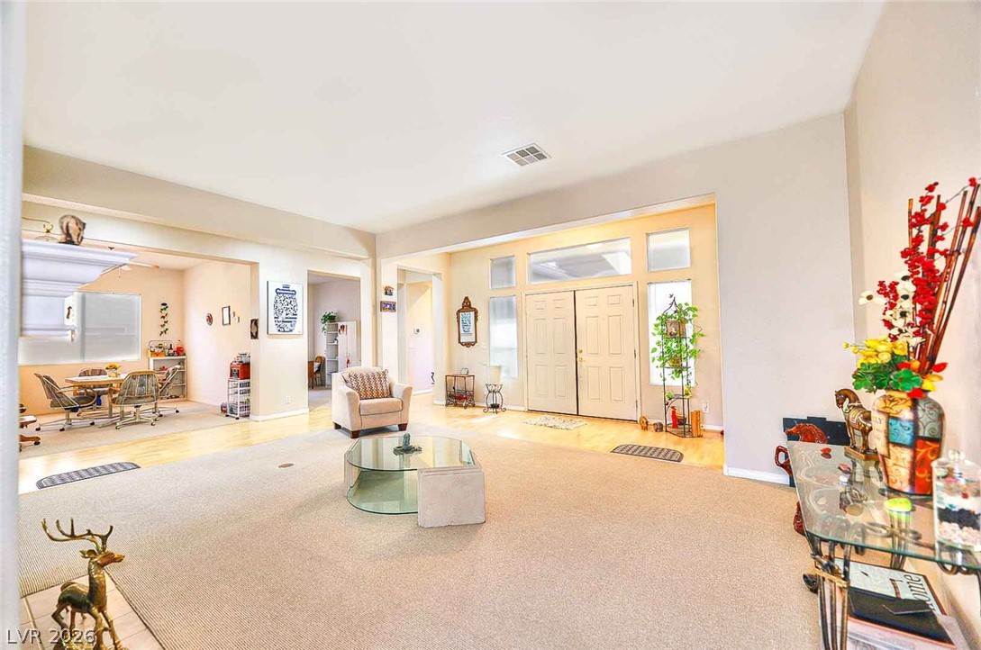 Photo 6 of 29, 6536 Black Oaks Street