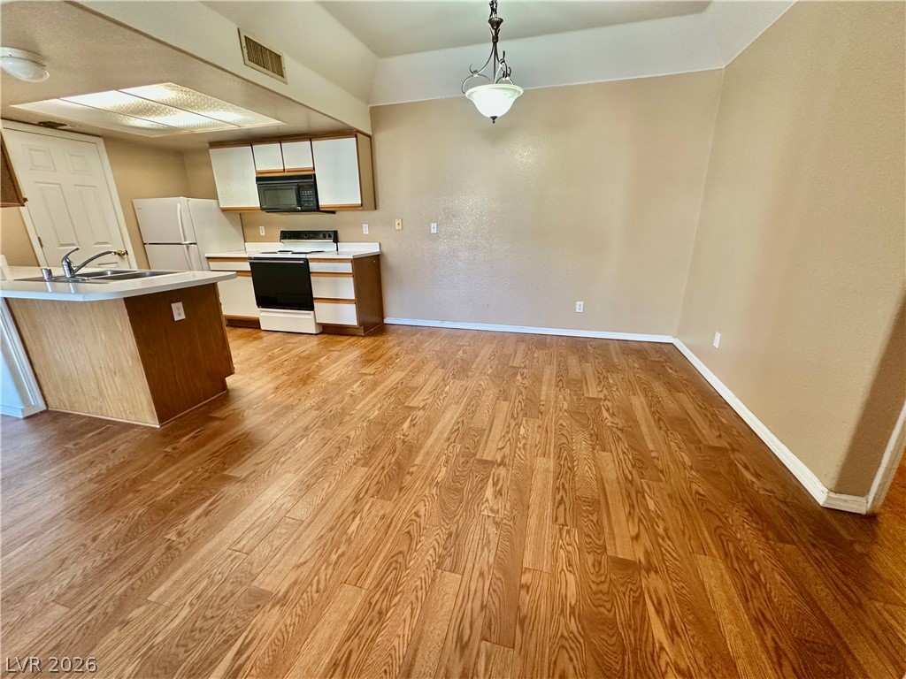 Photo 11 of 42, 3550 Bay Sands Drive #2097