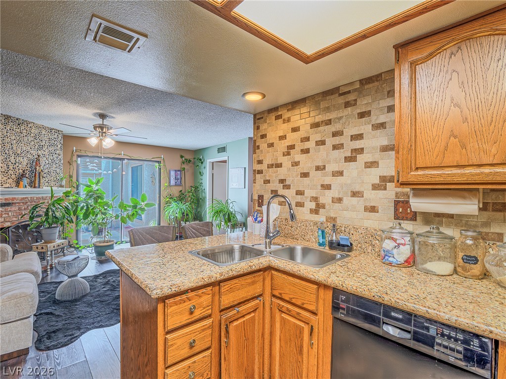 Photo 11 of 18, 505 Westridge Drive