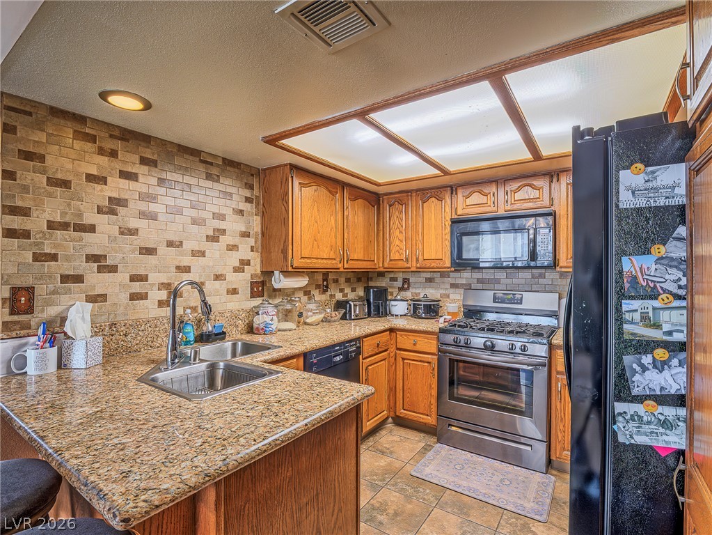 Photo 12 of 18, 505 Westridge Drive