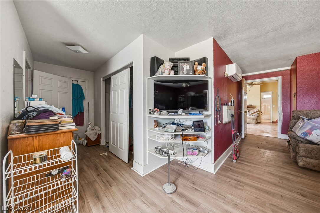 Photo 23 of 38, 4910 Mankins Street