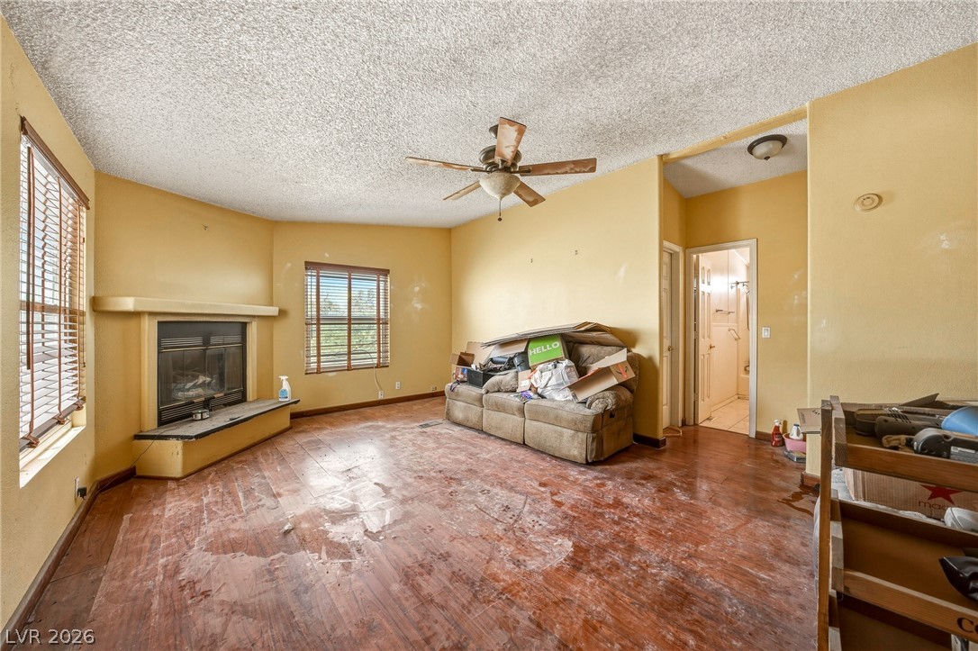 Photo 9 of 38, 4910 Mankins Street