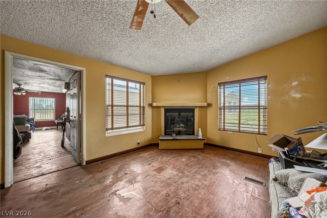 Photo 11 of 38, 4910 Mankins Street