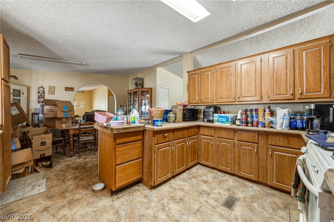Photo 13 of 38, 4910 Mankins Street