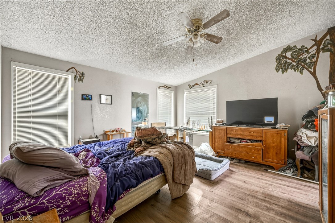 Photo 15 of 38, 4910 Mankins Street