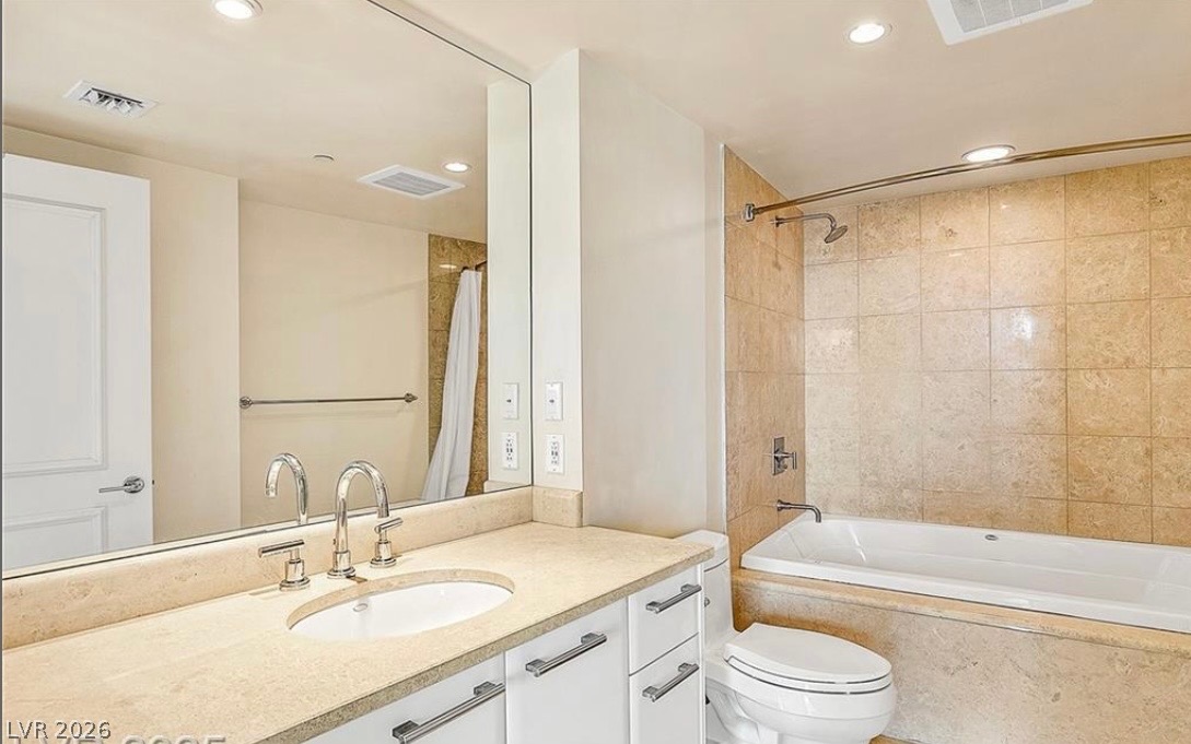 Photo 9 of 15, 322 Karen Avenue #903