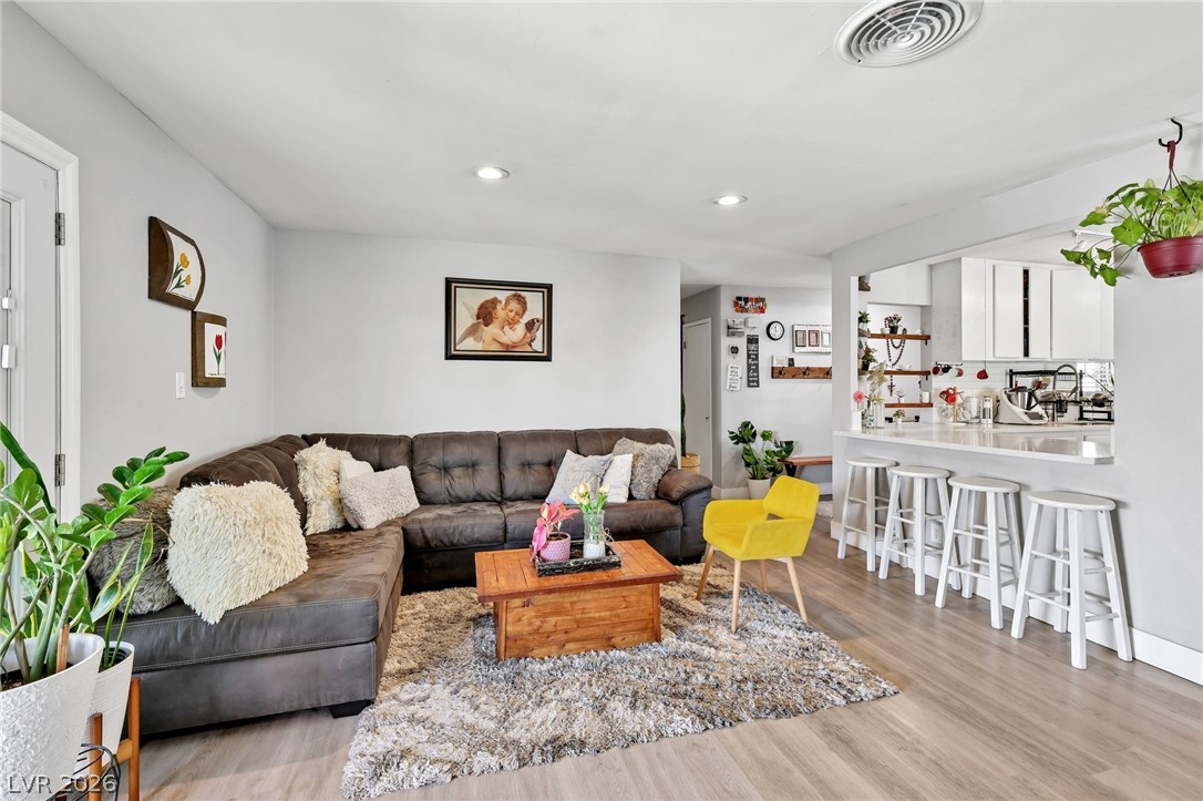 Photo 5 of 1528 Saylor Way