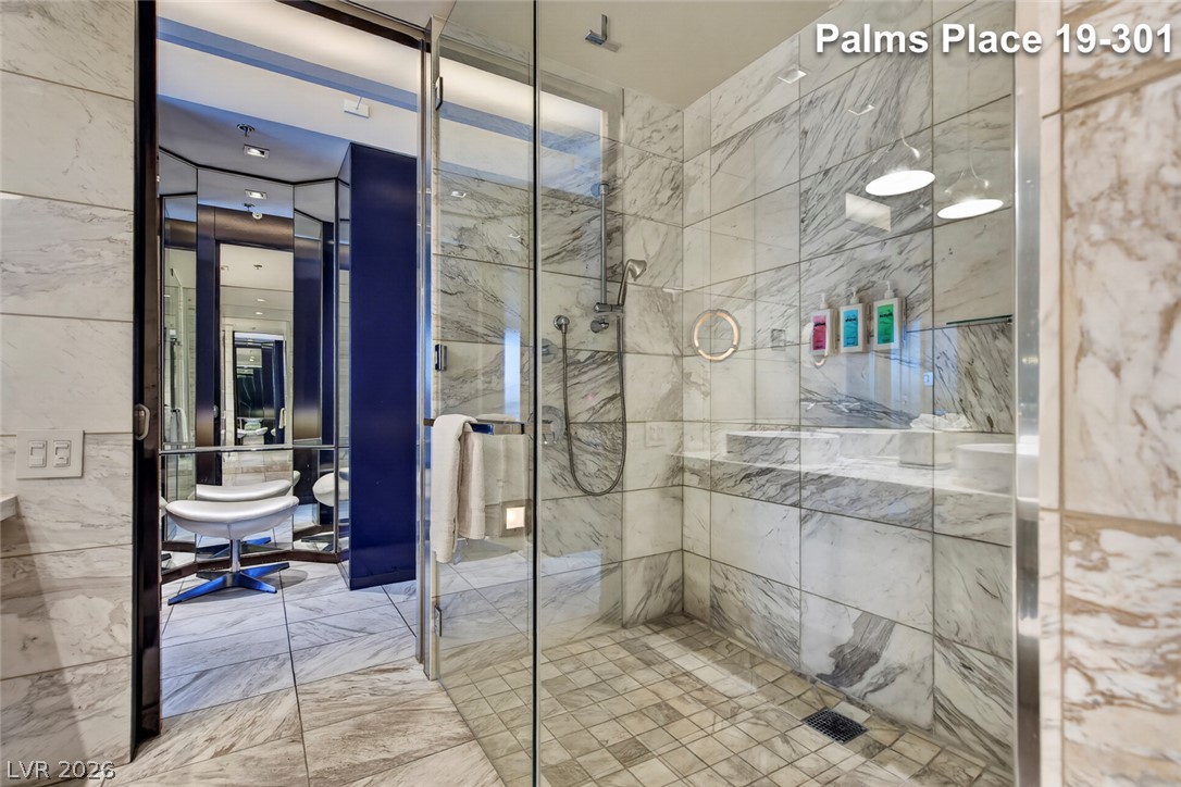 Photo 43 of 54, 4381 W Flamingo Road #1901
