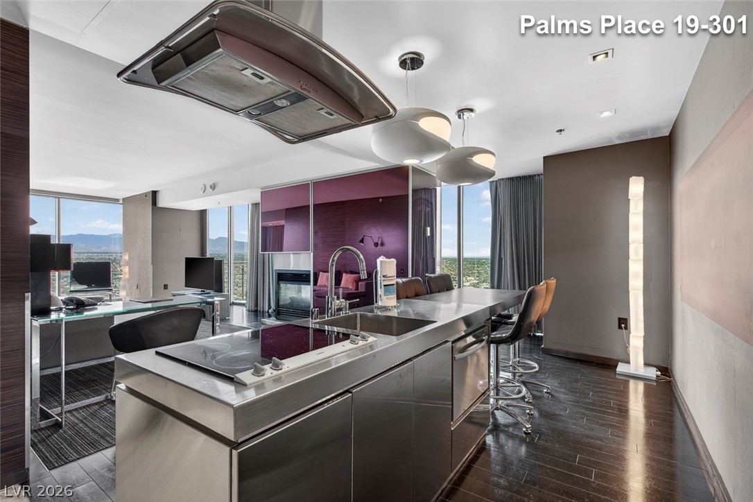 Photo 9 of 54, 4381 W Flamingo Road #1901