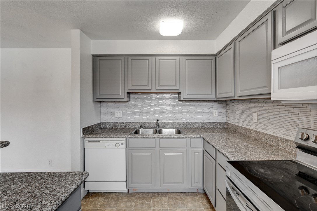 Photo 17 of 55, 5404 River Glen Drive #362