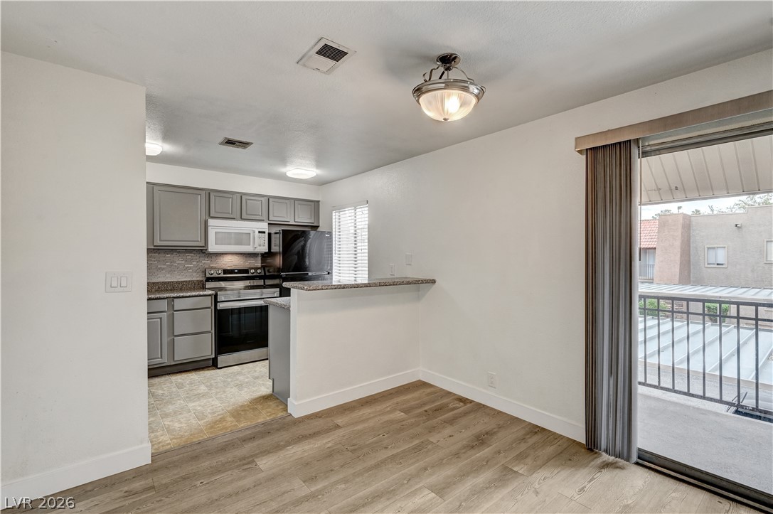Photo 10 of 55, 5404 River Glen Drive #362