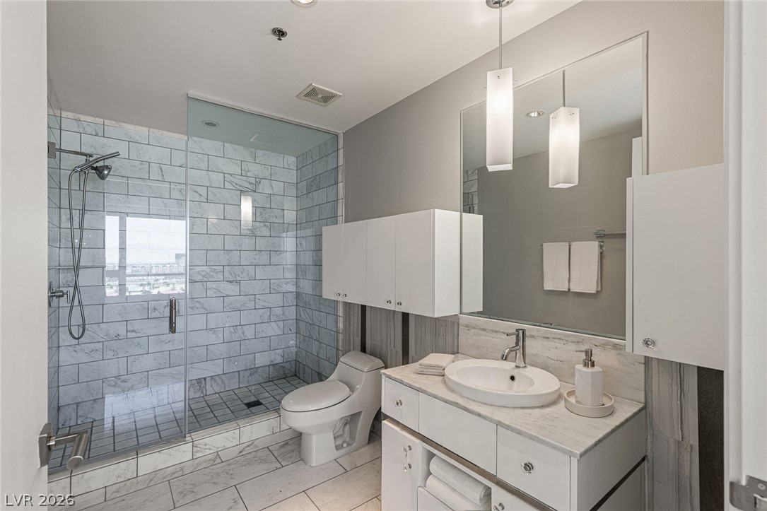 Photo 25 of 47, 4471 Dean Martin Drive #1410