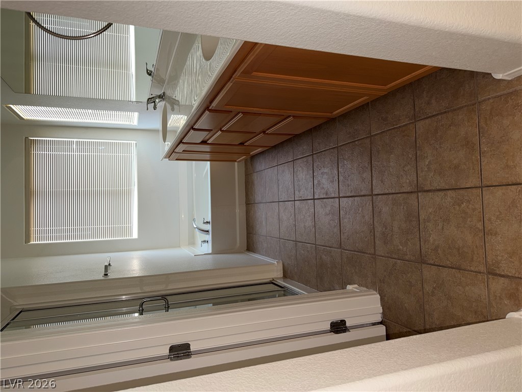 Photo 7 of 13, 7534 Brisa Del Mar Avenue