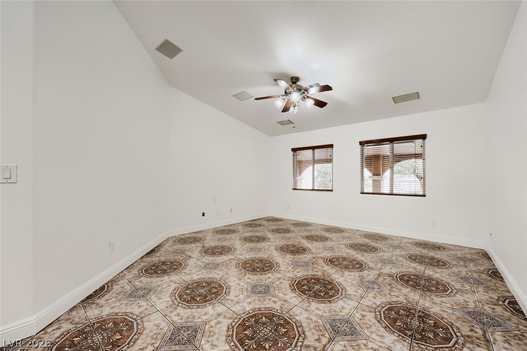 Photo 9 of 22, 3913 Harris Avenue