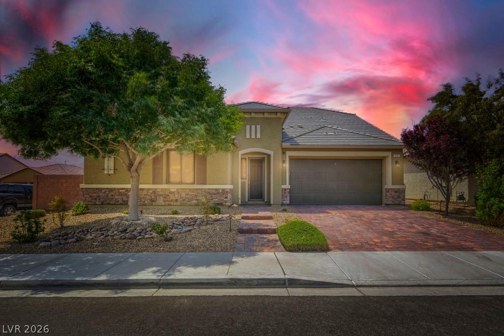 5665 Silver Cascade Avenue, Las Vegas 89131