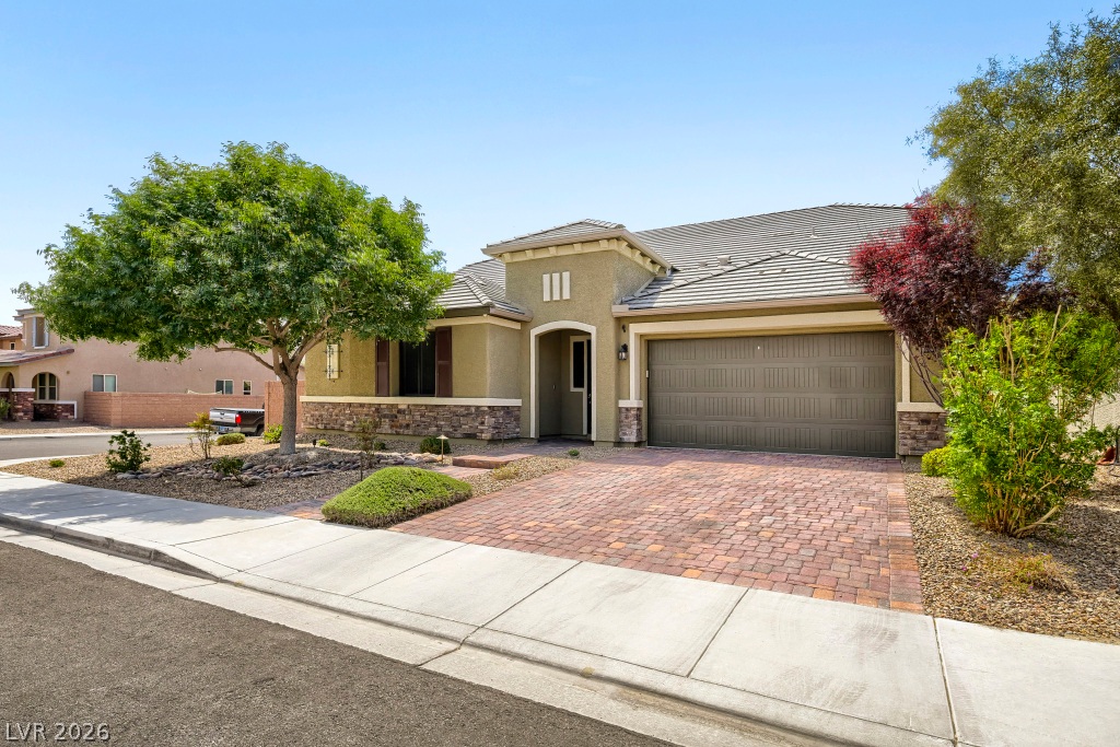 Photo 4 of 5665 Silver Cascade Avenue