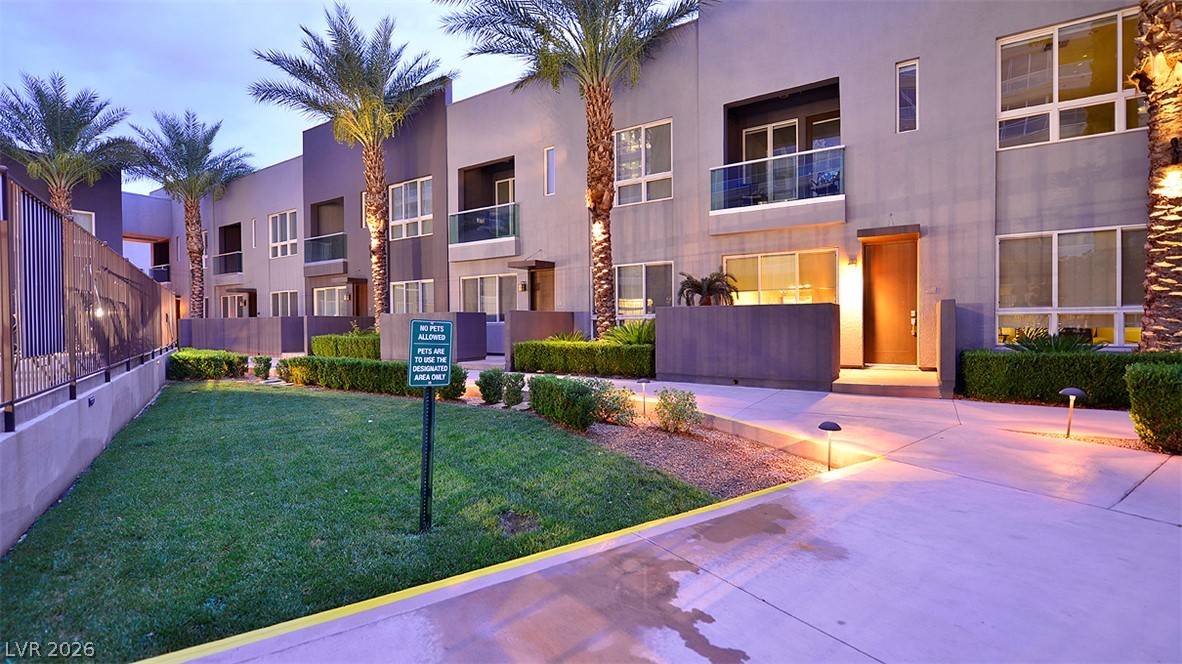 Photo 41 of 47, 4575 Dean Martin Drive #708
