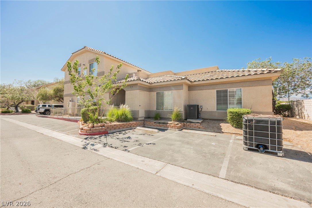 Photo 2 of 1401 N Michael Way #118
