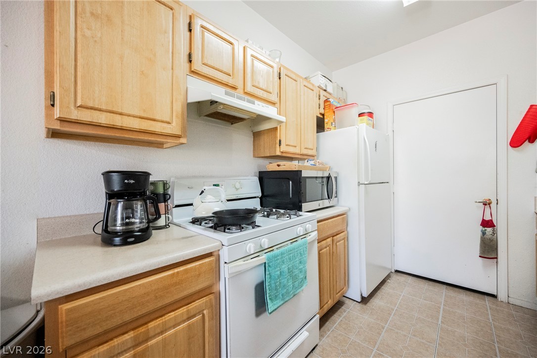 Photo 12 of 24, 1401 N Michael Way #118