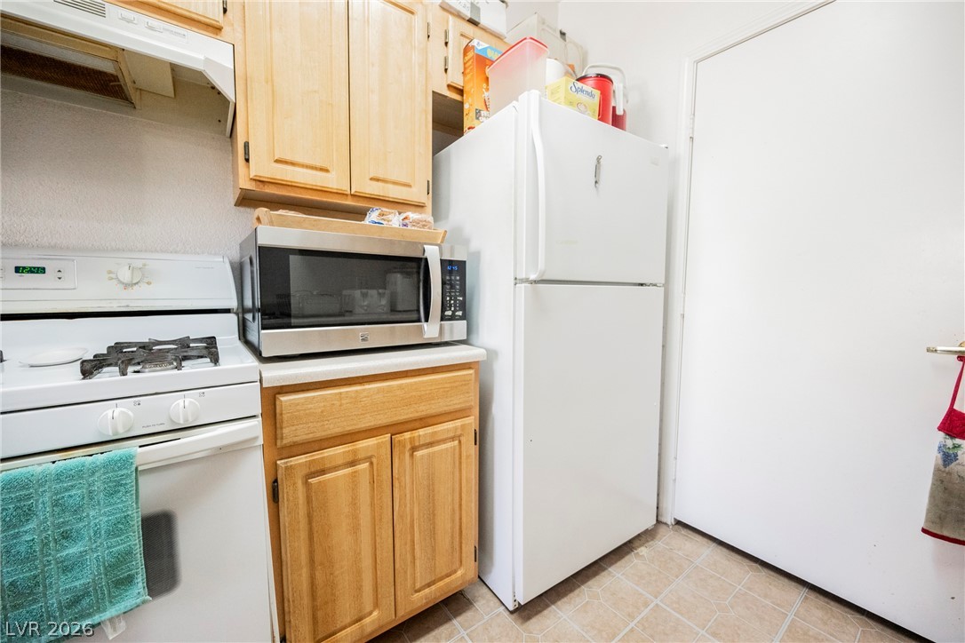Photo 13 of 24, 1401 N Michael Way #118