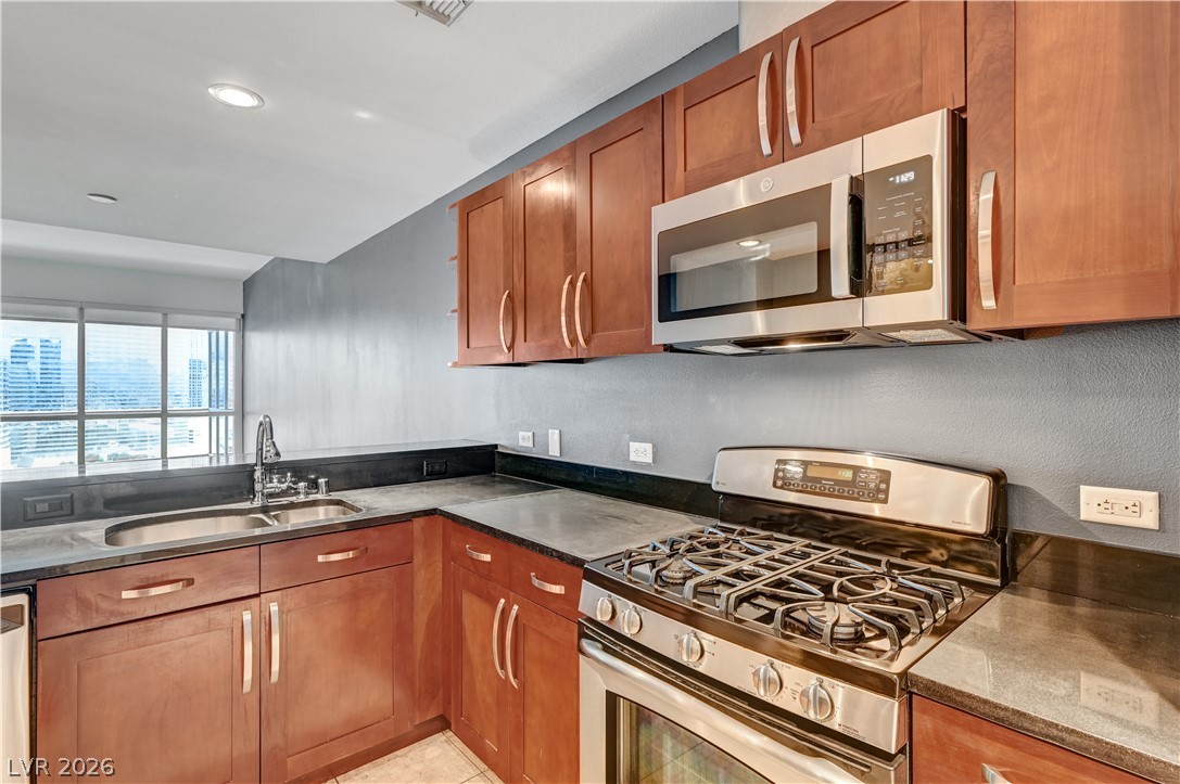 Photo 18 of 56, 4575 Dean Martin Drive #1811