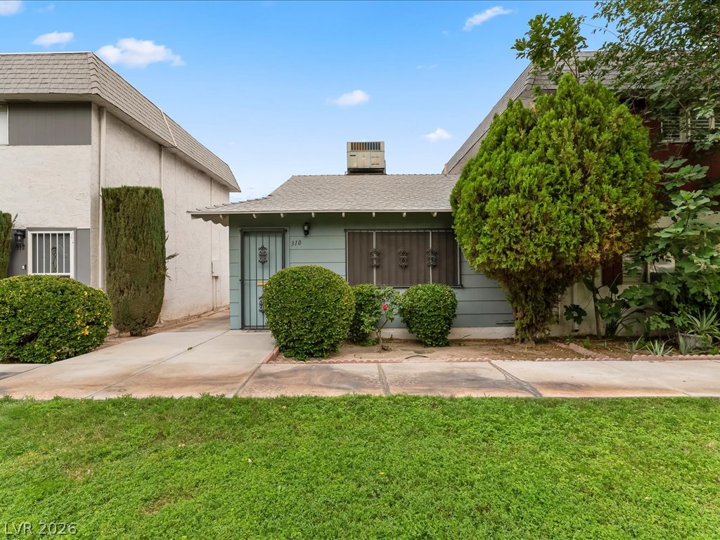 310 Greenbriar Townhouse Way, Las Vegas 89121