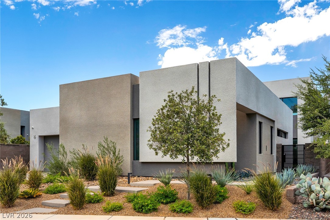 16 Canyon Shores Place, Henderson 89011