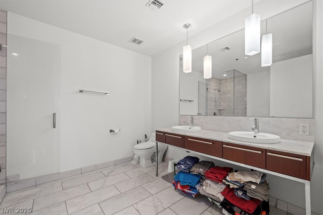 Photo 21 of 33, 4471 Dean Martin Drive #505