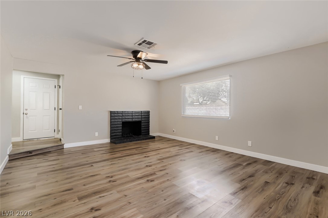 Photo 6 of 25, 6401 Pawlow Avenue