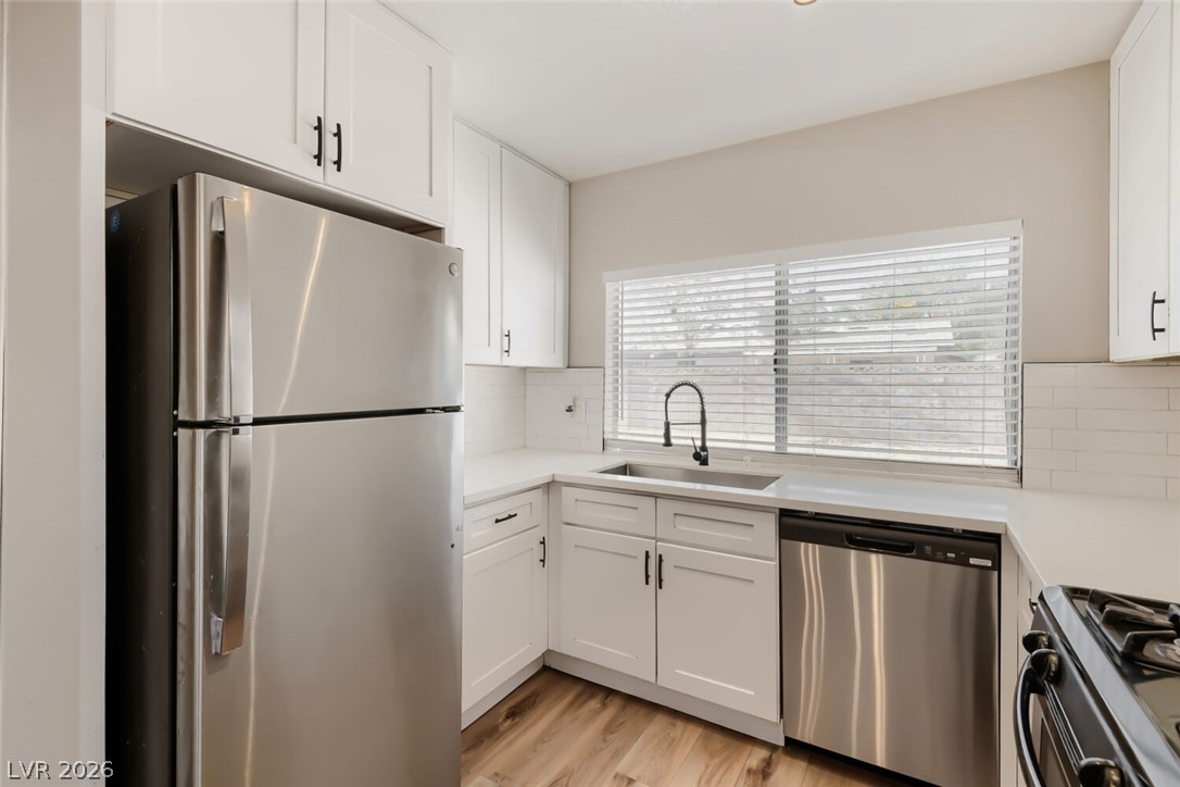 Photo 9 of 25, 6401 Pawlow Avenue