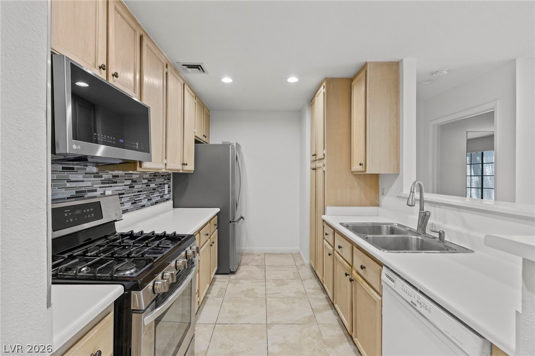 Photo 14 of 46, 4823 S Torrey Pines Drive #203