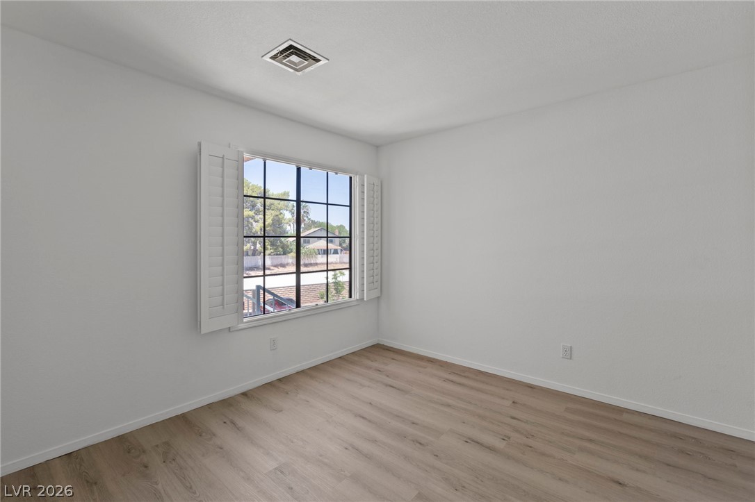 Photo 17 of 46, 4823 S Torrey Pines Drive #203