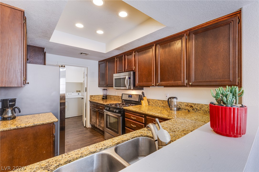 Photo 10 of 33, 1684 Normandy Way #811