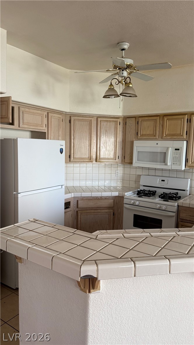 Photo 8 of 24, 5225 W Reno Avenue #127