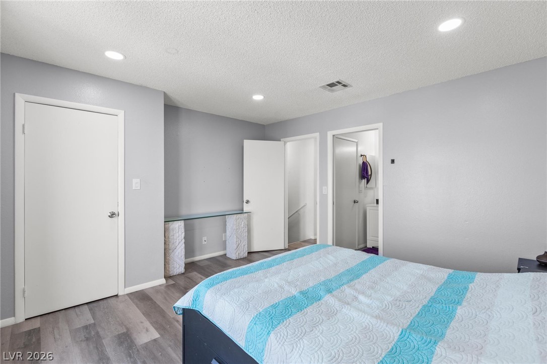 Photo 11 of 26, 7066 Burcot Avenue #59