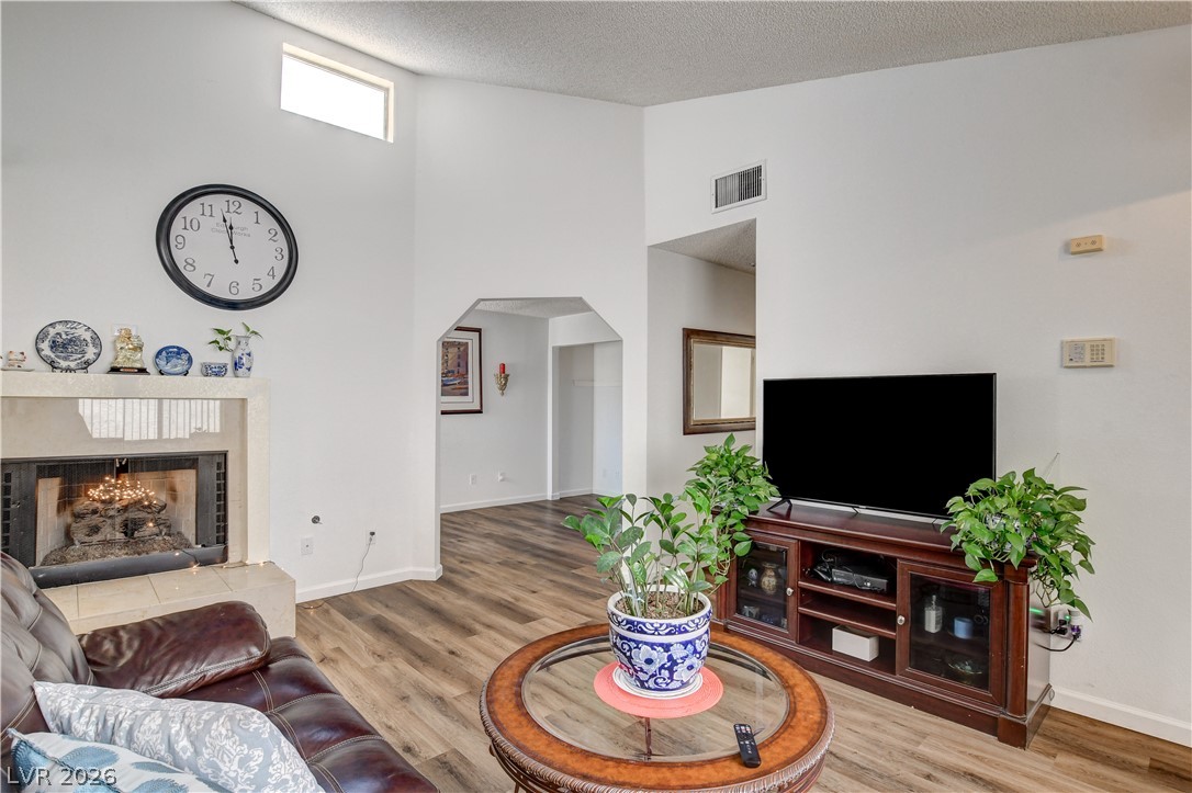 Photo 9 of 41, 2530 Palace View Drive