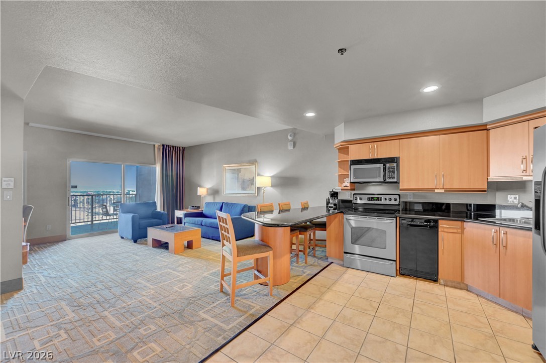 Photo 6 of 28, 211 E Flamingo Road #1211