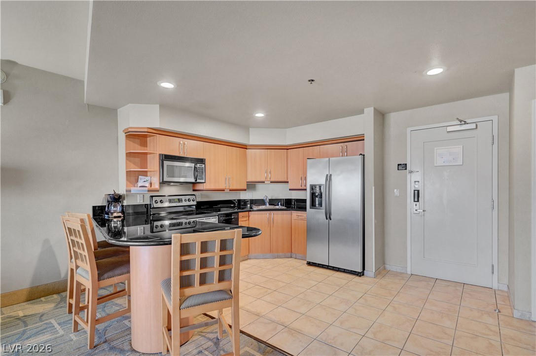 Photo 14 of 28, 211 E Flamingo Road #1211