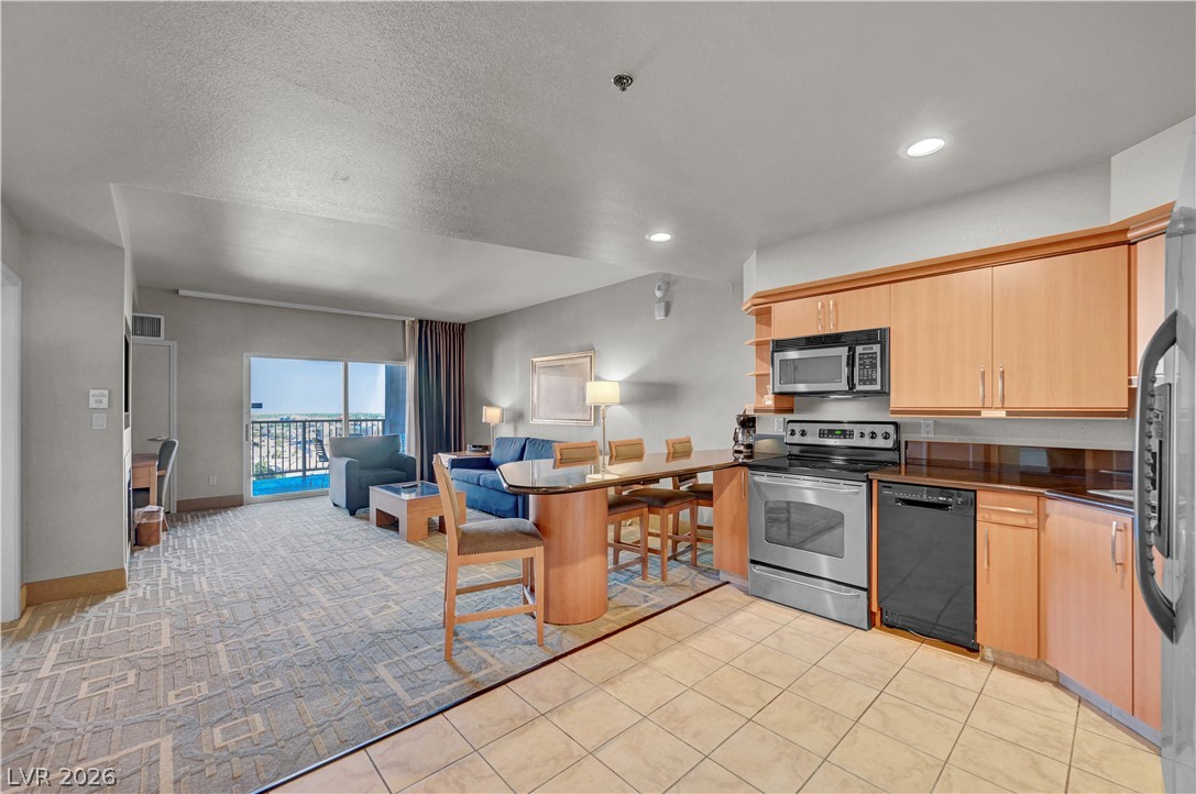 Photo 18 of 28, 211 E Flamingo Road #1211