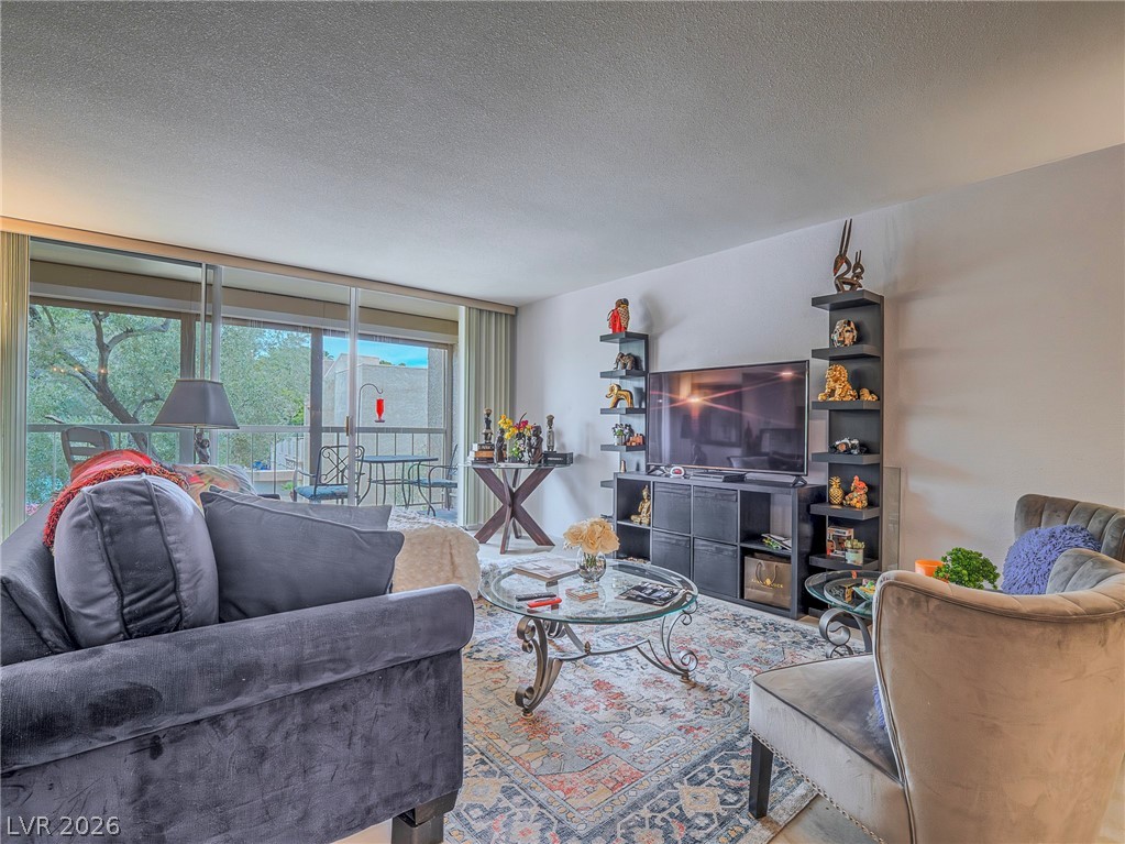 Photo 6 of 38, 730 Royal Crest #422