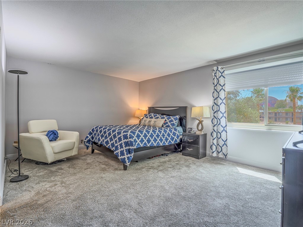 Photo 14 of 38, 730 Royal Crest #422