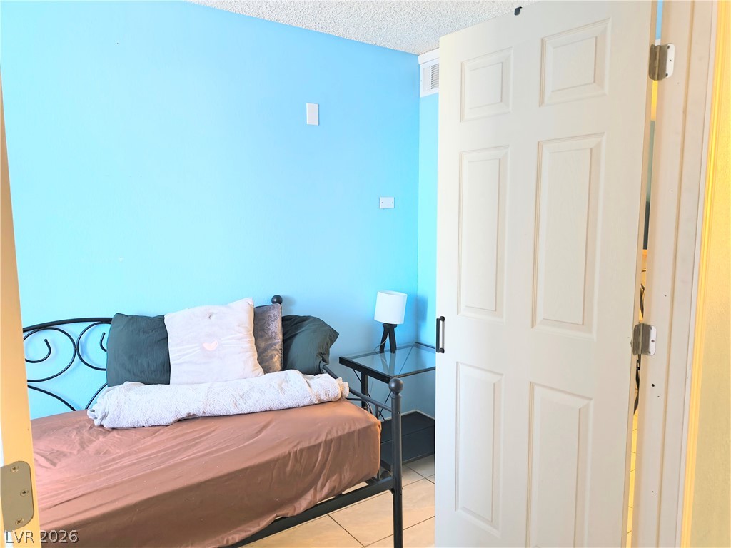 Photo 5 of 1381 E University Avenue #307