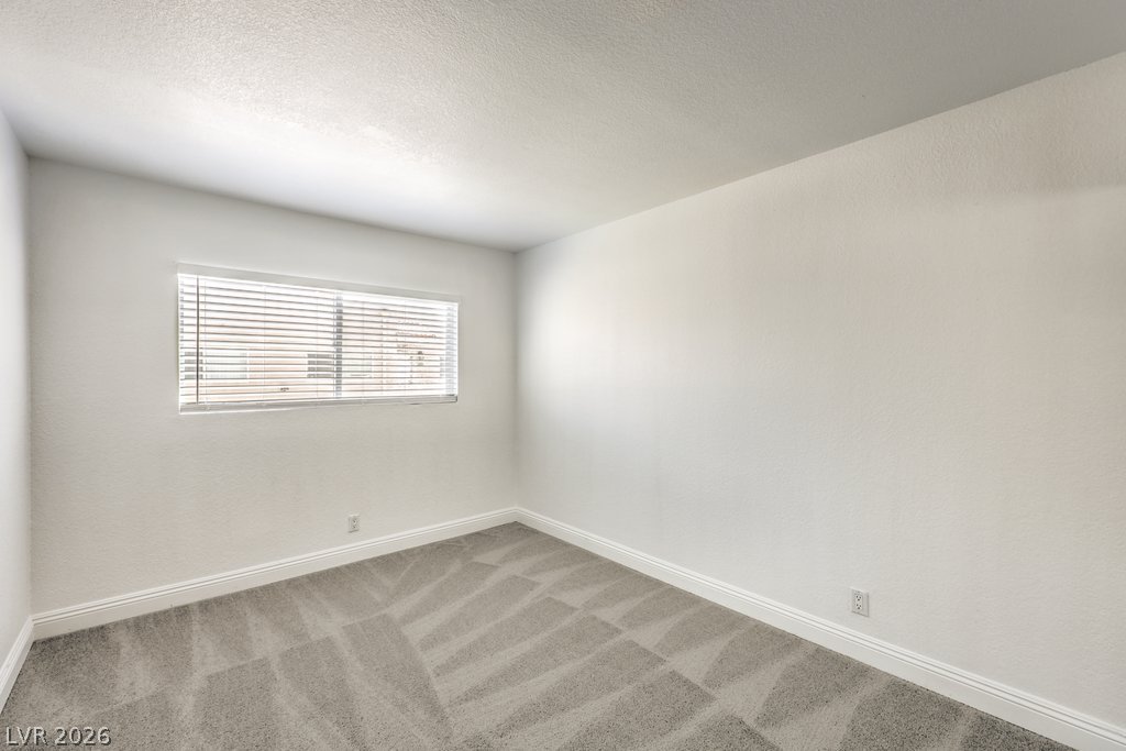 Photo 6 of 27, 1858 N Decatur Boulevard #204