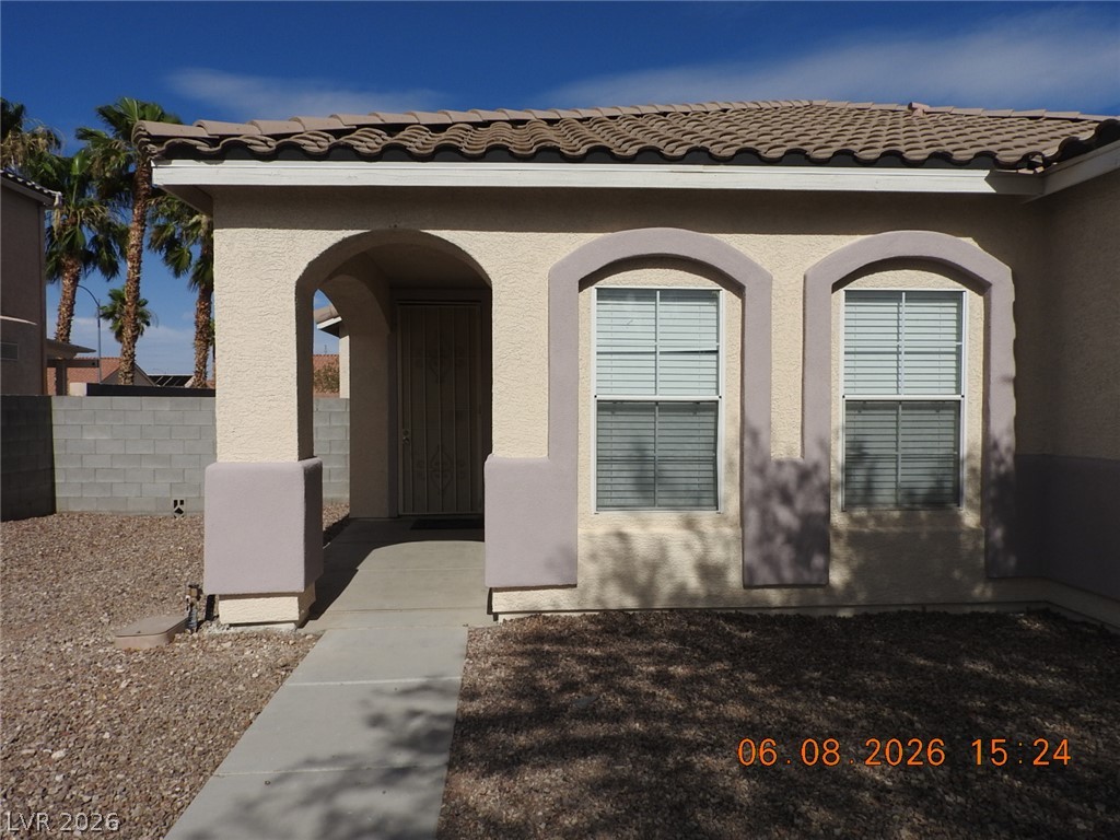 Photo 2 of 5318 Spring Canyon Street