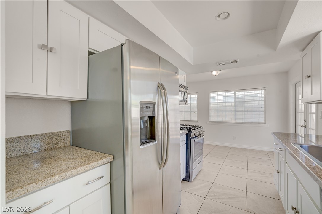 Photo 10 of 50, 6348 COPPERFIELD Avenue