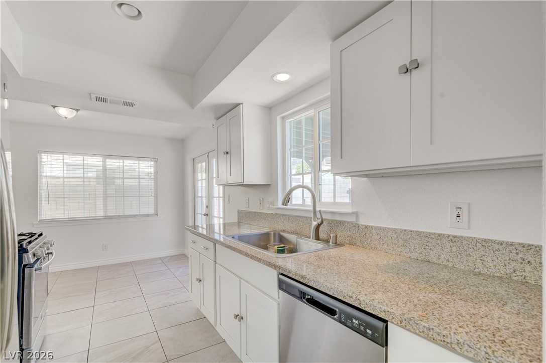 Photo 14 of 50, 6348 COPPERFIELD Avenue