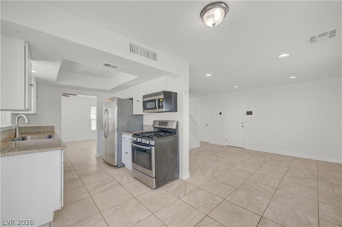 Photo 16 of 50, 6348 COPPERFIELD Avenue