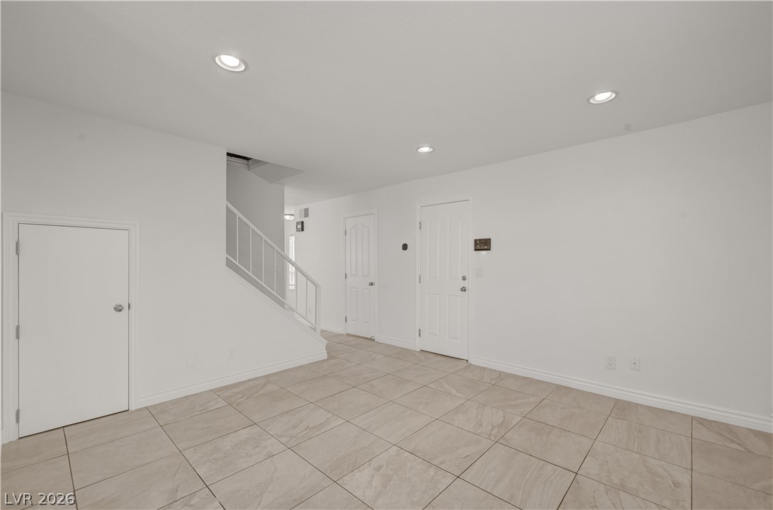 Photo 17 of 50, 6348 COPPERFIELD Avenue